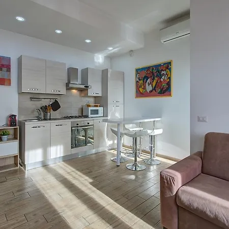 Luxury View On St Peter Basilica * Roma