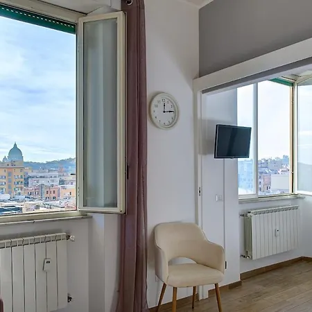 Luxury View On St Peter Basilica רומא